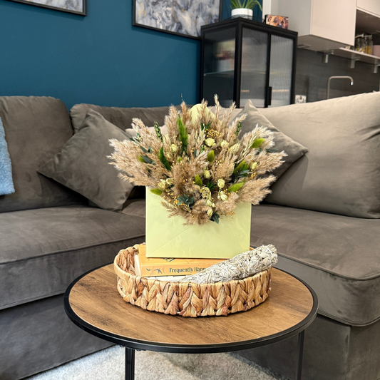 Joyce Envelope Dried Flower Box In Natural & Green