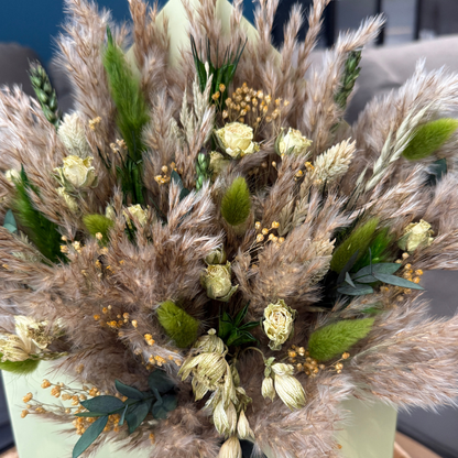 Joyce Envelope Dried Flower Box In Natural & Green