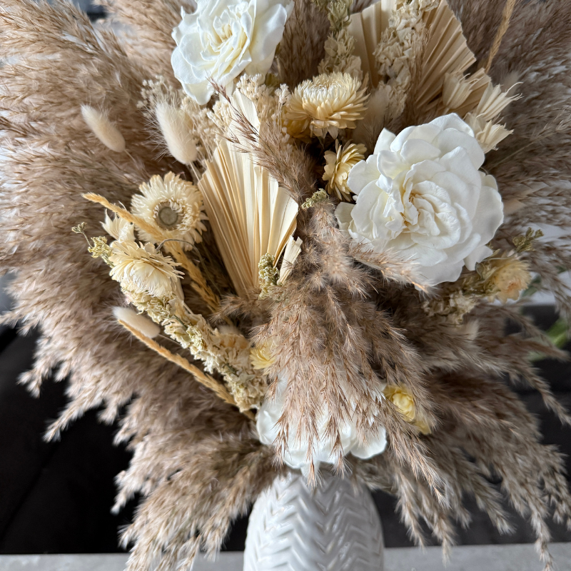 Cleo Dried Flower Arrangement In Natural, Cream & White