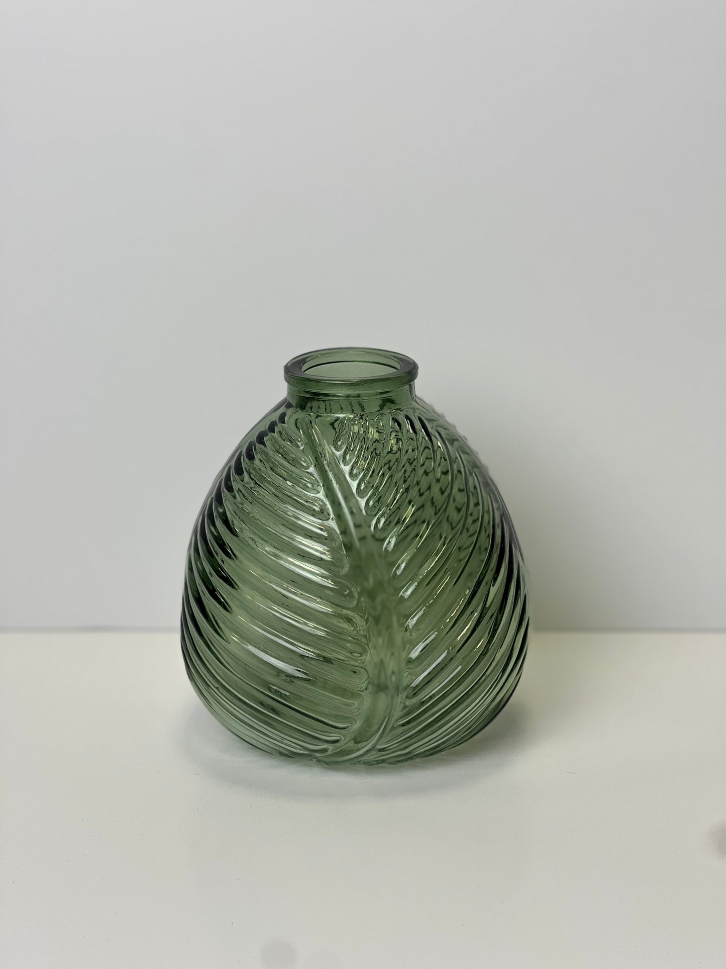 13cm Glass Leaf Vase