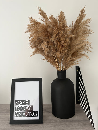 pampas reed with black vase